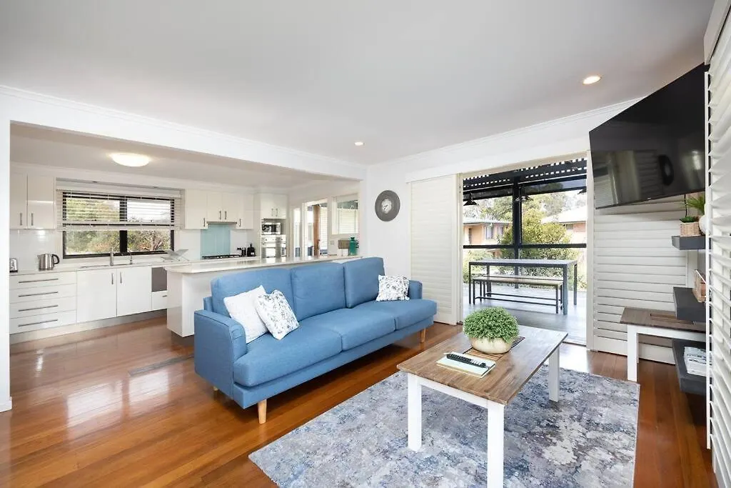 Beachside Cheerful 5 Bedroom Home Gold Coast
