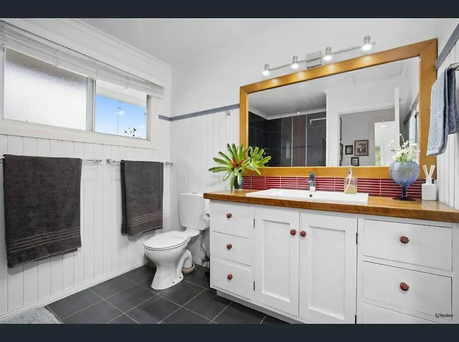 Holiday home Beachside Cheerful 5 Bedroom Home Gold Coast
